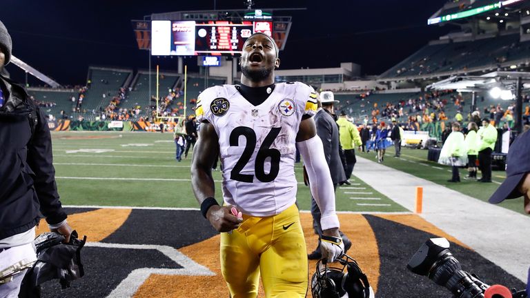 Le'Veon Bell of the Pittsburgh Steelers celebrates after defeating the Cincinnati Bengals at Paul Brown Stadium in Decemeber.