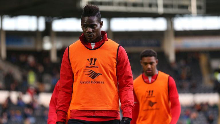 HULL, ENGLAND - APRIL 28:  Mario Balotelli of Liverpool warms up prior to the Barclays Premier League match between Hull City and Liverpool at the KC Stadi