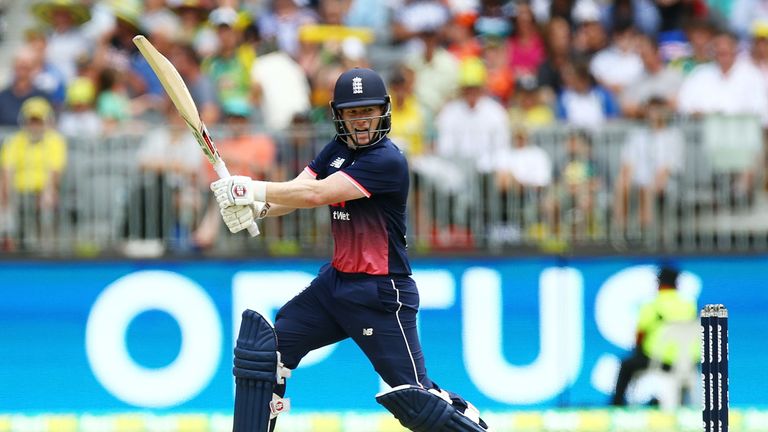 PERTH, AUSTRALIA - JANUARY 28:  Eoin Morgan of England bats during game five of the One Day International match between Australia and England at Perth Stad