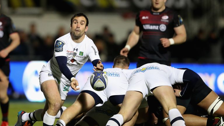 BARNET, ENGLAND - DECEMBER 11:  Morgan Parra of Clermont Auvergne passes the ball during the European Rugby Champions Cup match between Saracens and ASM Cl