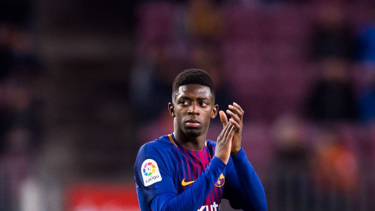 Ousmane Dembele applauds to the crowd as he's substituted during the La Liga match between Barcelona and Levante