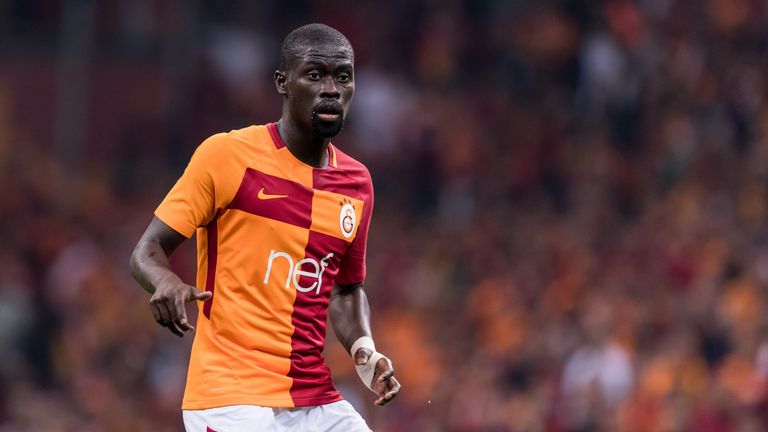 Badou N'Diaye in action for Galatasaray during the Turkish Super Lig match against Fenerbahce on October 22, 2017