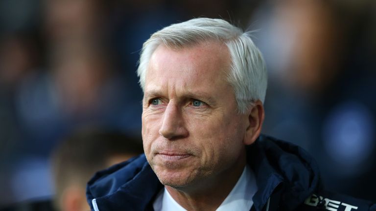 Alan Pardew prior to the Premier League match between West Bromwich Albion and Brighton