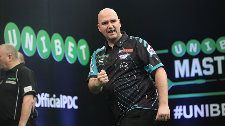 UNIBET MASTERS 2018.ARENA MK,MILTON KEYNES.PIC;LAWRENCE LUSTIG.ROUND1.ROB CROSS V IAN WHITE.ROB CROSS IN ACTION.