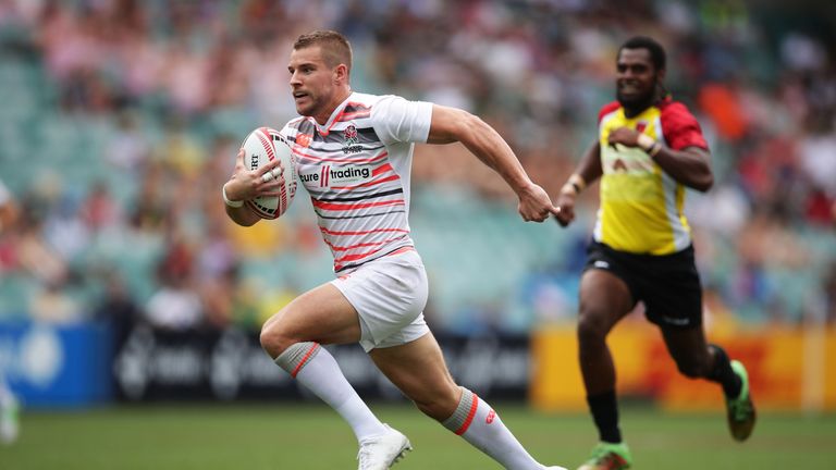 SYDNEY, AUSTRALIA - JANUARY 27:  Tom Mitchell of England runs away for a try during day two of the 2018 Sydney Sevens at Allianz Stadium on January 27, 201