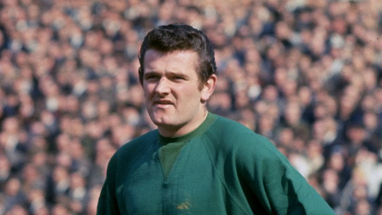 Tommy Lawrence playing for Liverpool in 1970