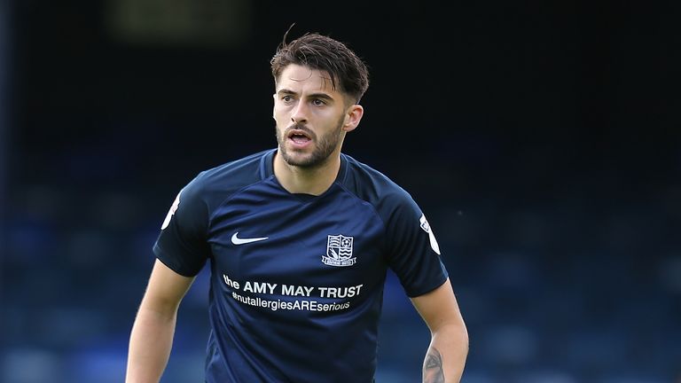 Stephen Hendrie leaves Southend for Motherwell on loan