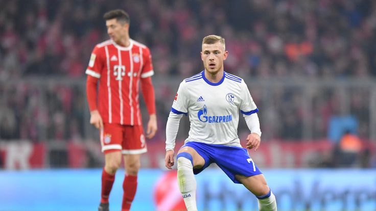 MUNICH, GERMANY - FEBRUARY 10: Max Meyer of Schalke plays the ball during the Bundesliga match between FC Bayern Muenchen and FC Schalke 04 at Allianz Aren
