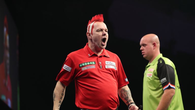 UNIBET PREMIER LEAGUE DARTS 2018.MOTORPOINT ARENA.CARDIFF,.WALES.PIC;LAWRENCE LUSTIG .PETER WRIGHT V MICHAEL VAN GERWEN.PETER WRIGHT IN ACTION