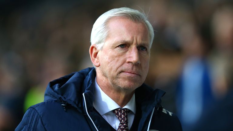 WEST BROMWICH, ENGLAND - JANUARY 13: Alan Pardew, Manager of West Bromwich Albion looks on prior to the Premier League match between West Bromwich Albion a