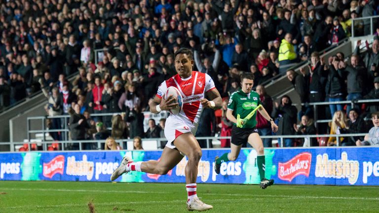 Ben Barba races away  to score a try.