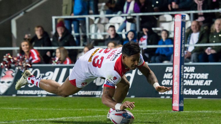 St Helens' Ben Barba races away from Castleford to score a try - credit Allan McKenzie/SWpix.com