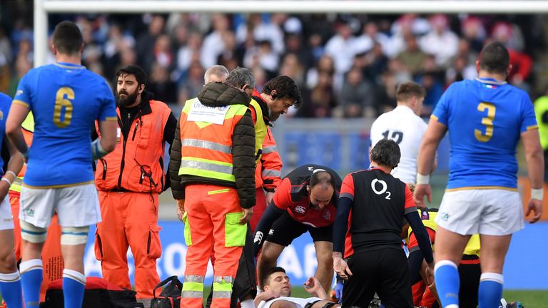  Ben Youngs  recieves medical treatment after injuring his knee against Italy