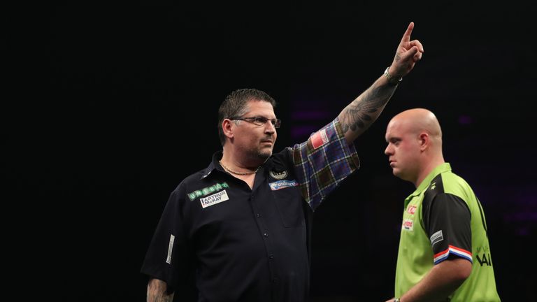 UNIBET PREMIER LEAGUE DARTS 2018.METRO ARENA.NEWCASTLE,.PIC;LAWRENCE LUSTIG .GARY ANDERSON V MICHAEL VAN GERWEN.GARY ANDERSON IN ACTION