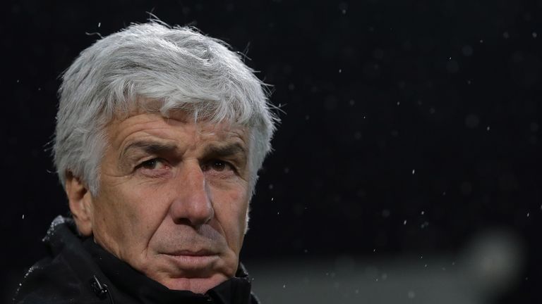 REGGIO NELL'EMILIA, ITALY - FEBRUARY 22:  Atalanta BC coach Gian Piero Gasperini looks on before UEFA Europa League Round of 32 match between Atalanta and 