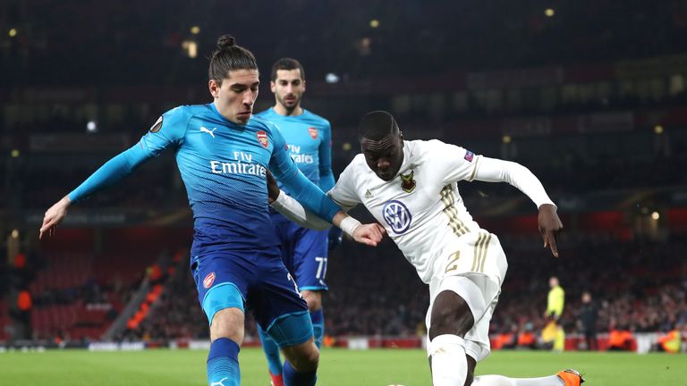 LONDON, ENGLAND - FEBRUARY 22:  Hector Bellerin of Arsenal and Tom Pettersson of Ostersunds FK in action during UEFA Europa League Round of 32 match betwee