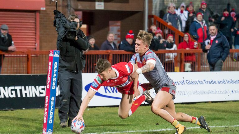 Ryan Shaw flying over for Hull KR against Catalans Dragons