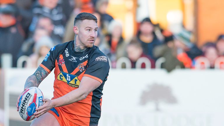 Jamie Ellis on the attack for Castleford in Round 3 of the Betfred Super League 2018