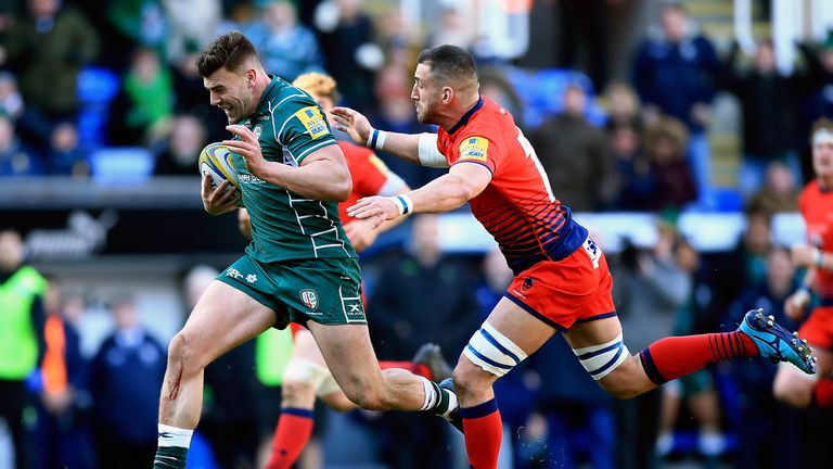 Jonny Williams looks to get away from the Worcester cover defence