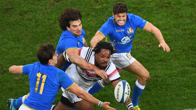 Mathieu Bastareaud offloads out of contact against Italy