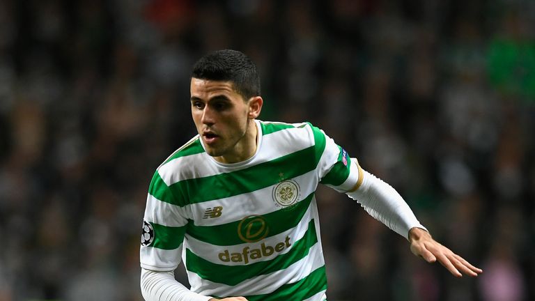 GLASGOW, SCOTLAND - OCTOBER 31:  Celtic player Tom Rogic in action during the UEFA Champions League group B match between Celtic FC and Bayern Muenchen at 