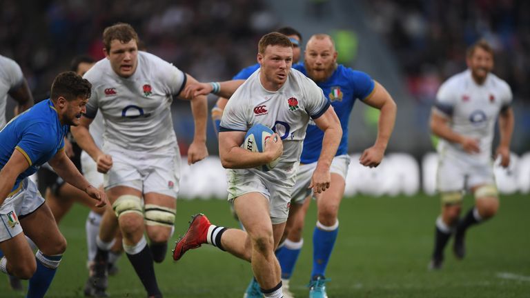ROME, ITALY - FEBRUARY 04:  Sam Simmonds of England breaks through to score during the NatWest Six Nations match betwwen England and Italy at Stadio Olimpi