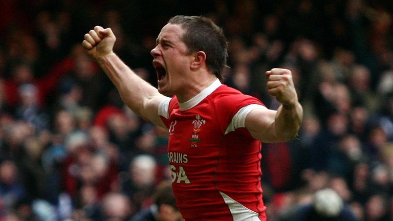 Wales' Shane Williams celebrates scoring the match winning try during the RBS 6 Nations match at the Millennium Stadium, Cardiff.