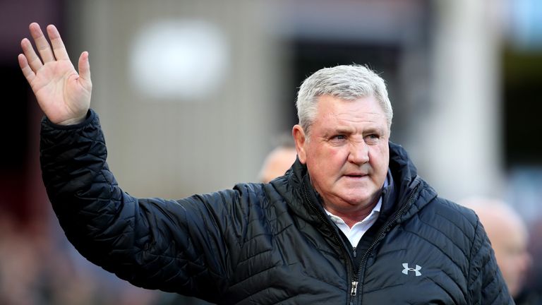 Aston Villa manager Steve Bruce prior to kick-off in the Second City derby at Villa Park