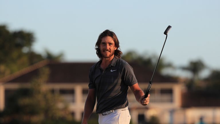 PALM BEACH GARDENS, FL - FEBRUARY 25:  Tommy Fleetwood of England acknowledges the crowd after a putt on the 18th green during the final round of the Honda