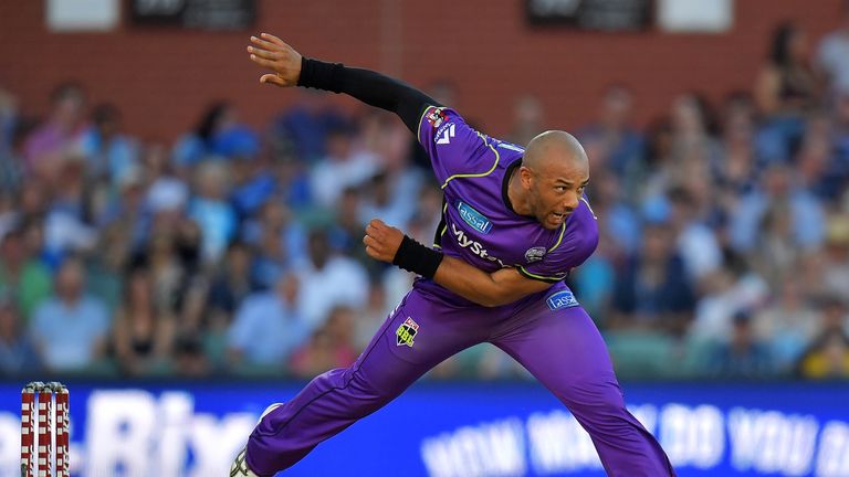 ADELAIDE, AUSTRALIA - JANUARY 17: Tymal Mills of the Hobart Hurricanes bowls during the Big Bash League match between the Adelaide Strikers and the Hobart 