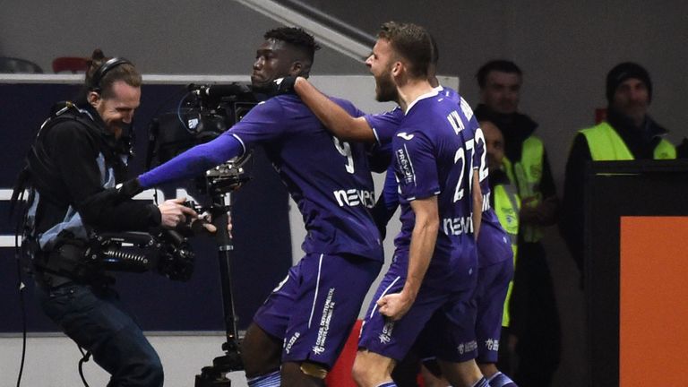 Toulouse's French forward Yaya Sanogo (L) celebrates after scoring a goal during the French L1 football match between Toulouse (TFC) and Monaco (ASM) on Fe