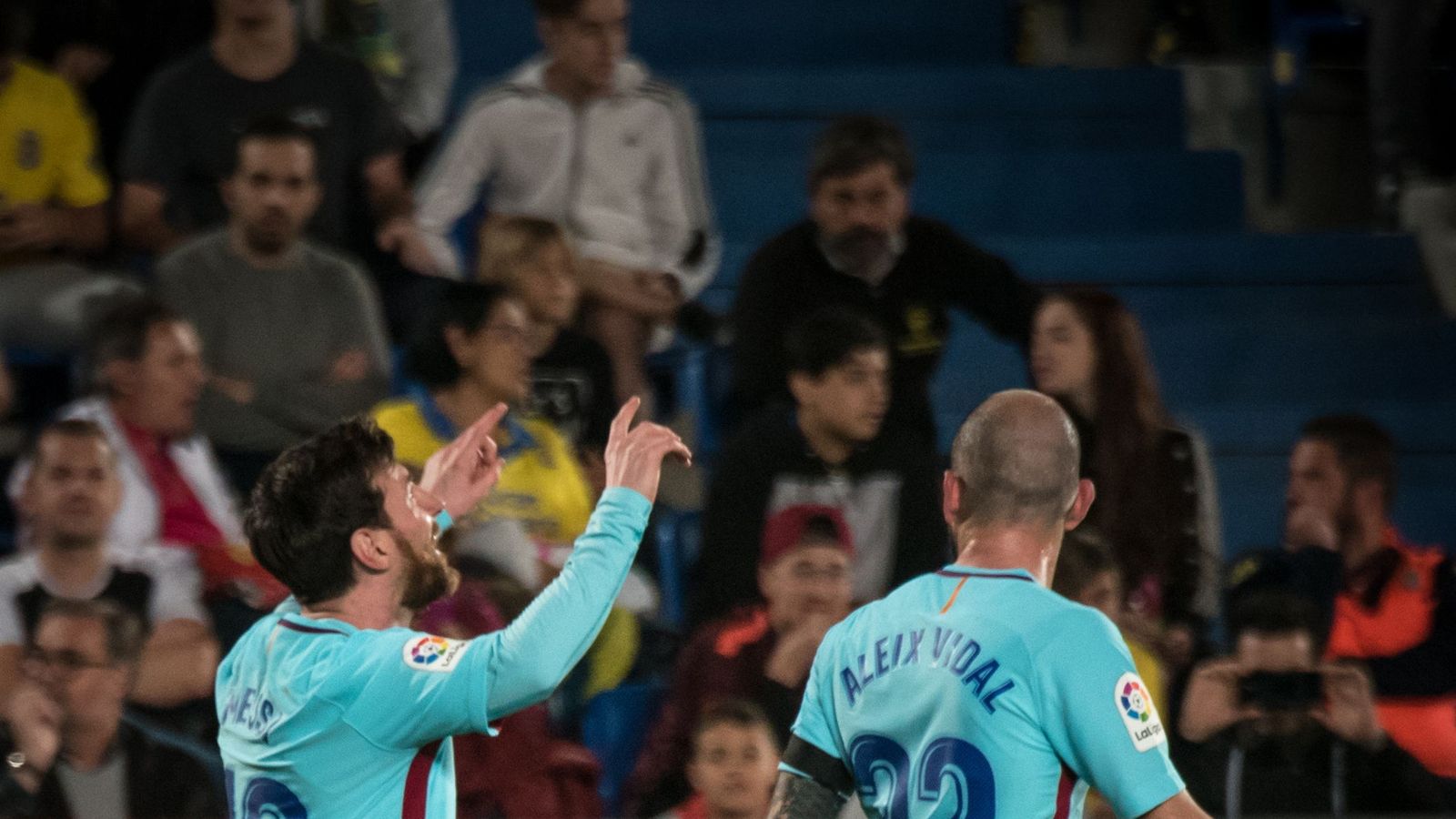 Las Palmas 1-1 Barcelona: Jonathan Calleri's penalty cancels out Lionel ...