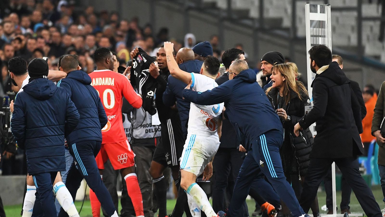 Memphis Depay scores late winner leading Marseille and Lyon players to