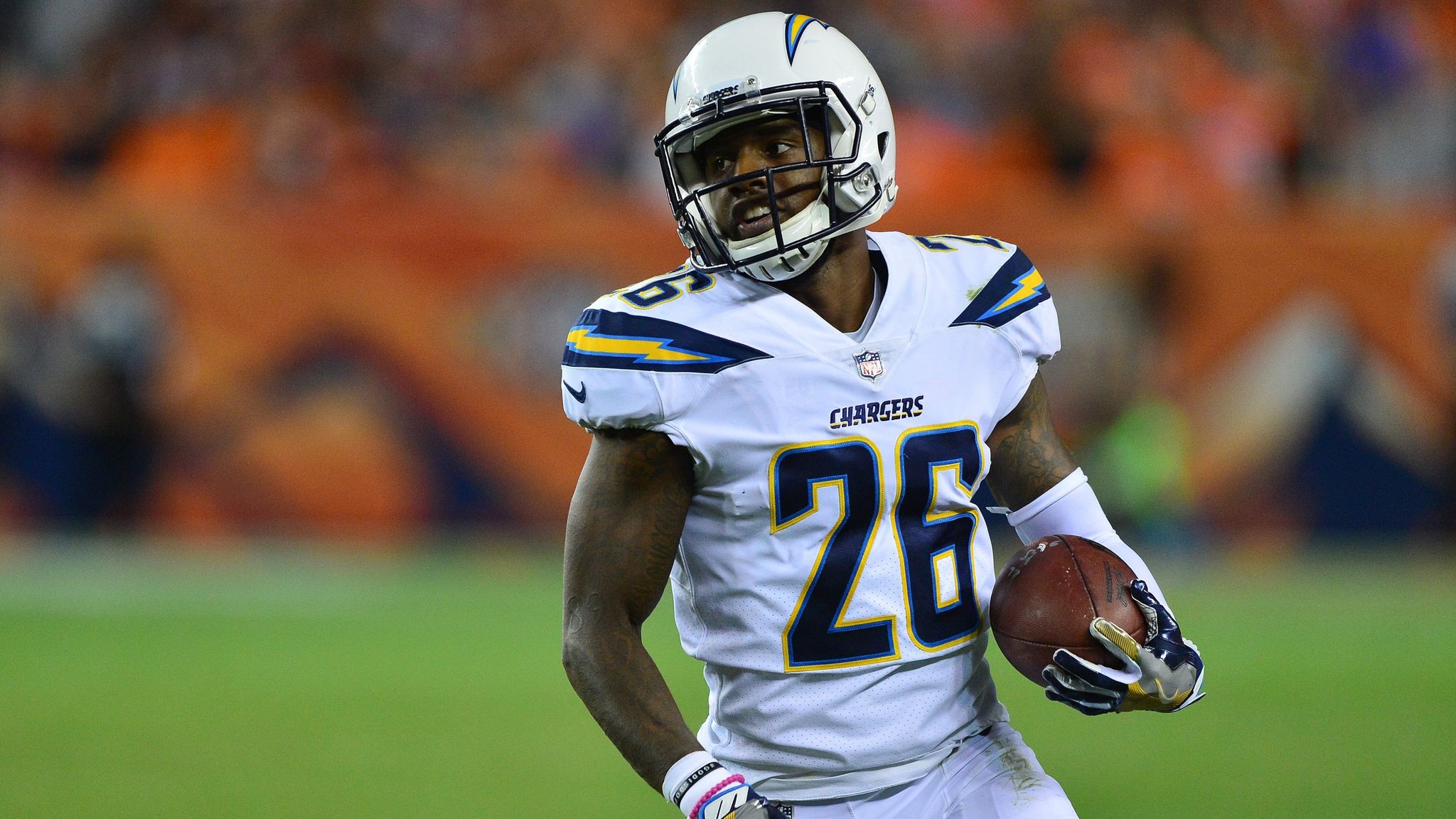 Chargers sign Pro Bowl CB Casey Hayward to three-year extension