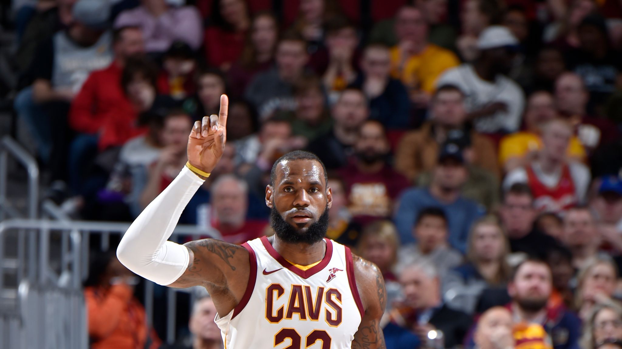 LeBron rams home powerful slam, NBA News