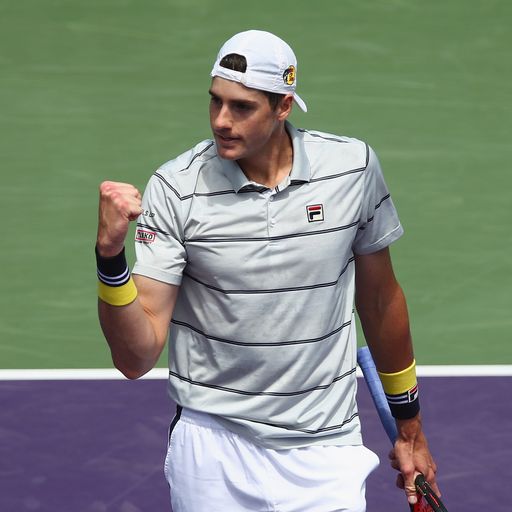 Isner races past Chung in Miami