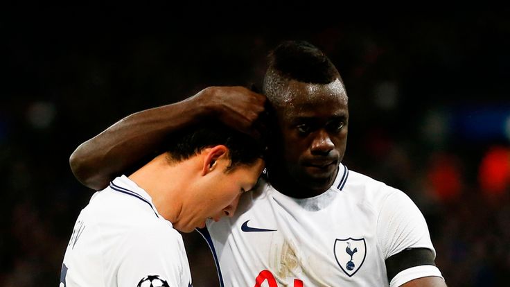 Davinson Sanchez consoles Heung-Min Son after the defeat to Juventus