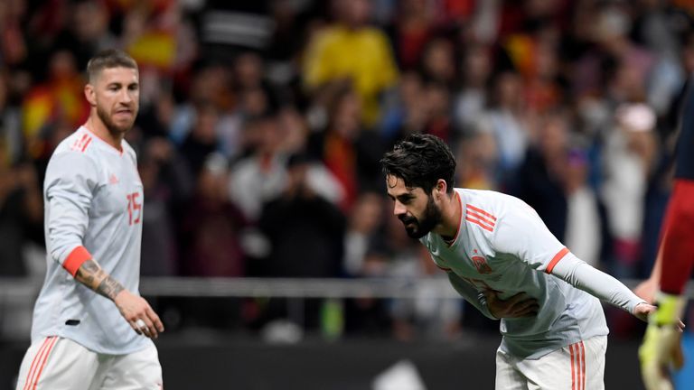 Isco takes a bow after putting Spain 2-0 up
