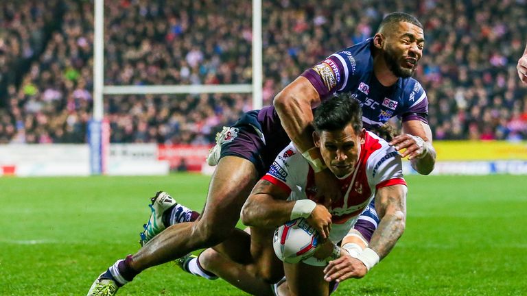 Ben Barba's two tries were not enough to help maintain his side's unbeaten run