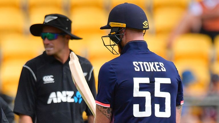 Ben Stokes suffers broken bat