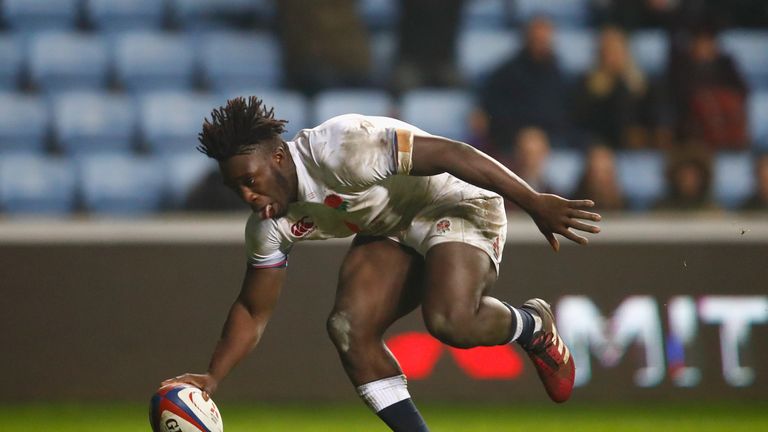 Gabriel Ibitoye scoring a try for England U20s against Ireland in the Six Nations Championship
