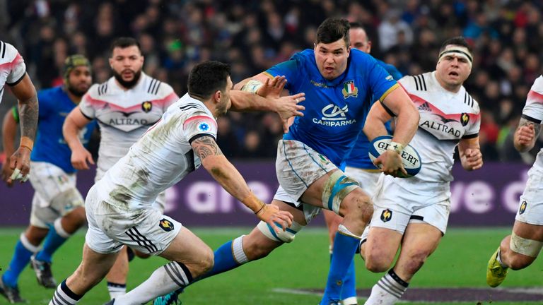 Sebastian Negri on the attack for Italy against Farnce in the Six Nations Championship 2018