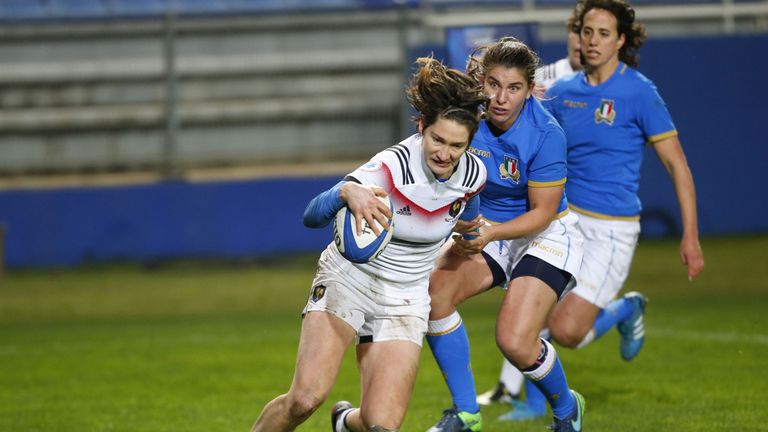 Jessy Tremouliere in action for France