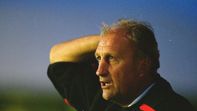 Paul Hart during his time in charge of Nottingham Forest in 2001