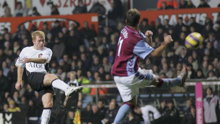 Paul Scholes scores thunderbolt against Aston Villa.