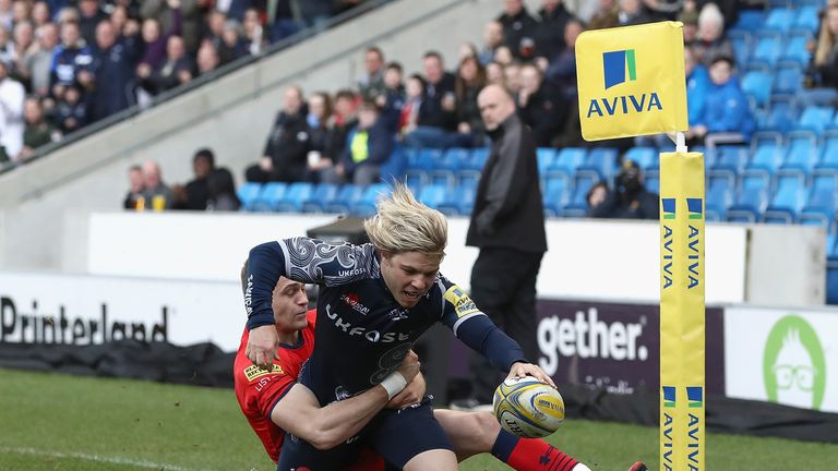 Faf de Klerk scoring for Sale Sharks against Worcester Warriors in Round 18 of the Aviva Premiership