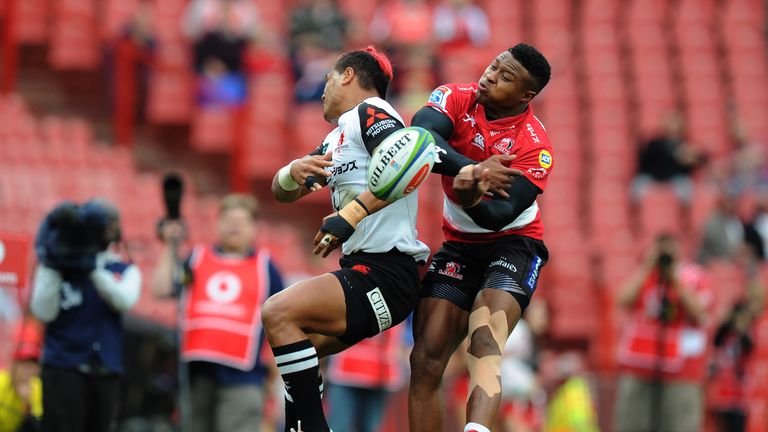 Aphiwe Dyantyi of Lions competes with Lemeki Lomano of Sunwolves 
