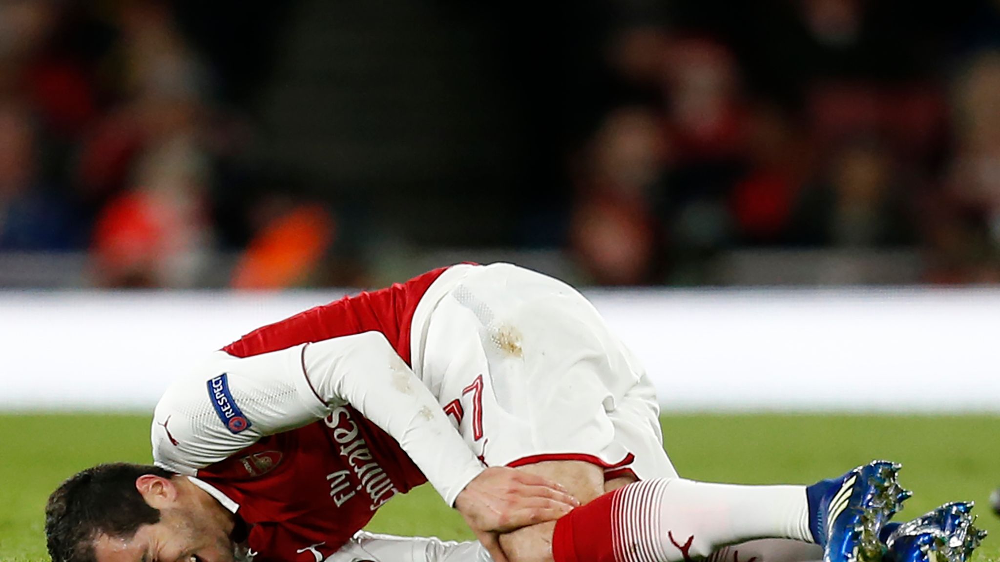 Arsenal's Henrikh Mkhitaryan out for six weeks due to foot injury
