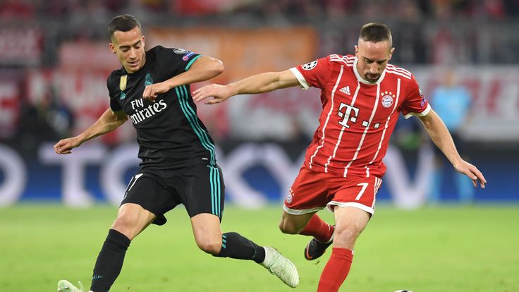 Franck Ribery controls the ball