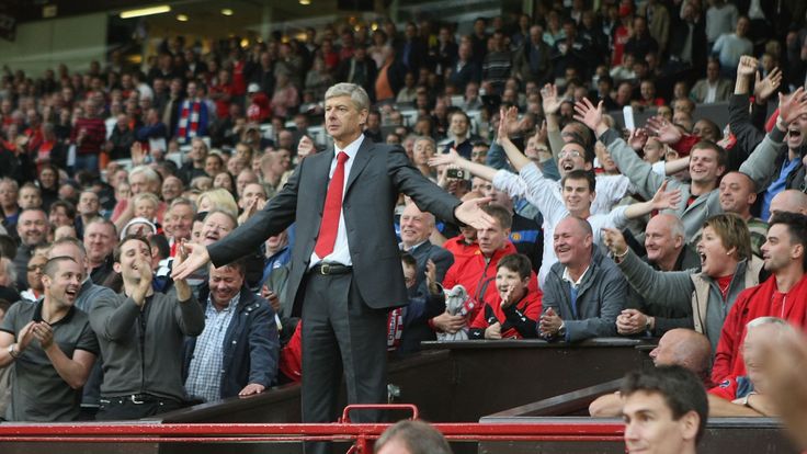 MANCHESTER, ENGLAND - AUGUST 29: Arsene Wenger of Arsenal is sent to the stands during the FA Barclays Premier League match between Manchester United and Arsenal at Old Trafford on August 29 2009 in Manchester, England. (Photo by John Peters/Manchester United via Getty Images) *** Local Caption *** Arsene Wenger